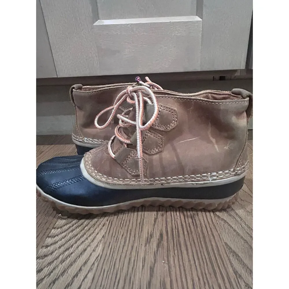 SOREL Out N About Womens Sz 6 Leather Duck Boots Waterproof Winter Rain Gorpcore